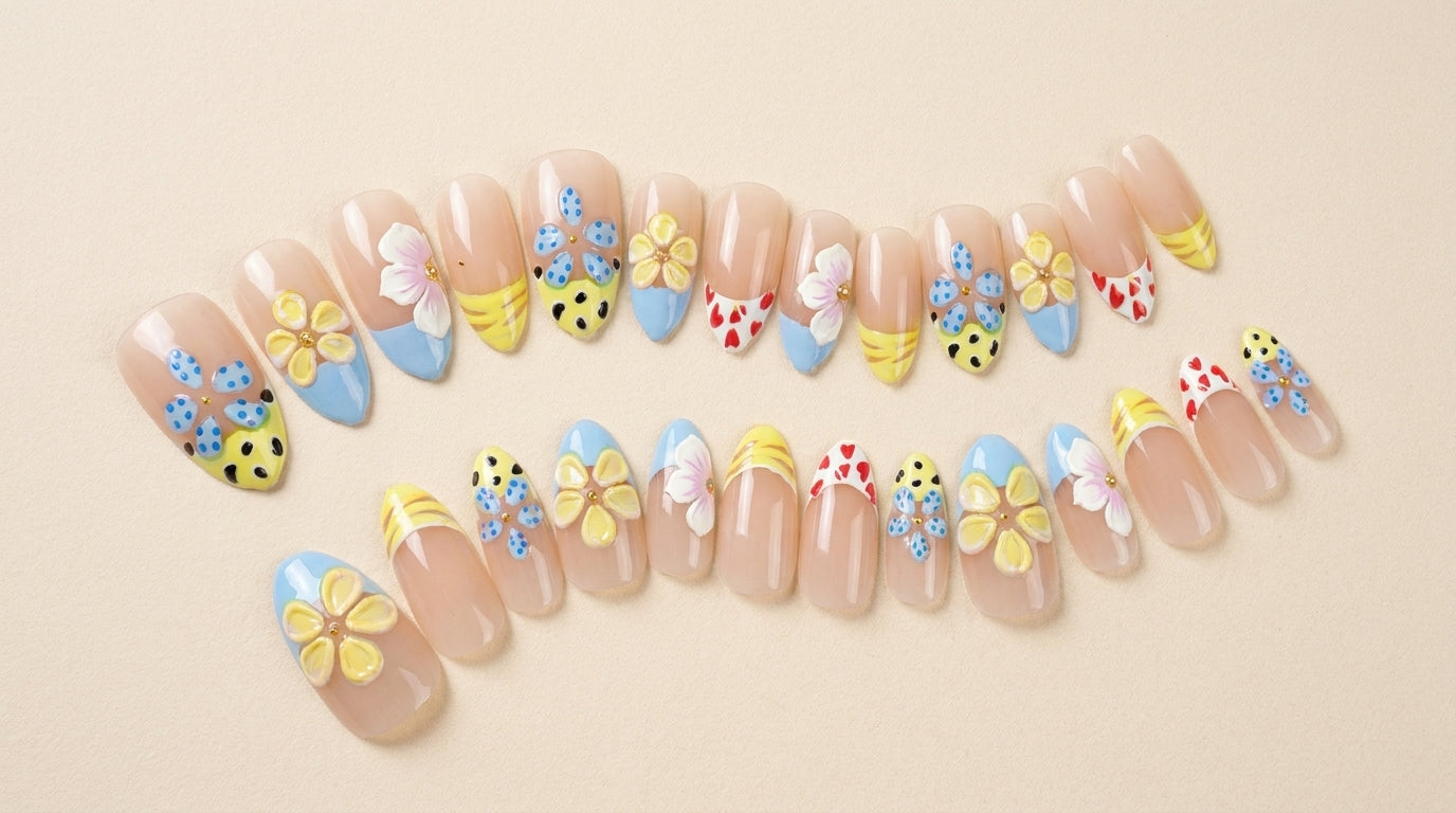 Minimalist Luxury Hand-Painted Floral Press-Ons, Handmade Cute Ladybug Summer Fake Nails, Reusable Fun Nail Art for Modern Women, Pool Party & Daily Wear